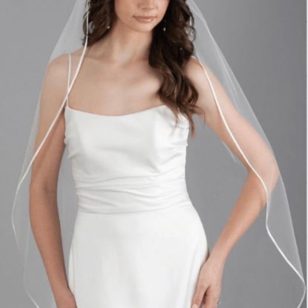 Bel Aire Bridal Veil, ivory, waltz length